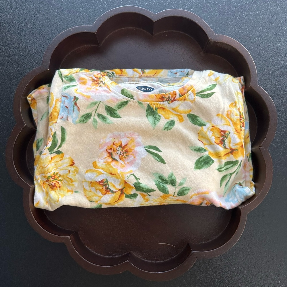 Toddler Girls Size 5T Clothing ~ Old Navy Floral Tee with Yellow Jeggings